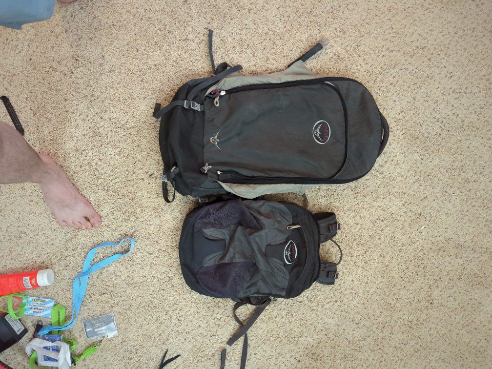 Osprey Farpoint 55L Travel Backpack With Detachable Day pack 