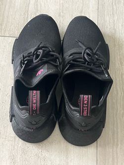 Adidas Originals NMD_R1 PRIMEBLUE Women’s Shoes. Color Black