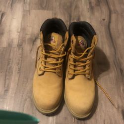 10.5 Retail $60 Newish $20