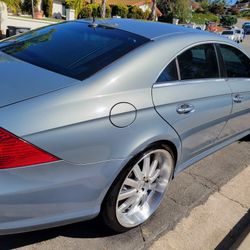 (06) Mercedes Benz CLS500, Clean Title, Low Miles, Smogged, Registered, 22"rims, Great Condition 