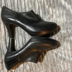 Woman’s ankle half heels Sz 10