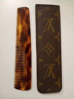 Mens Comb in case