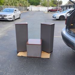 Surround Sound Speakers 800 Or Best Offer