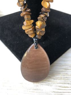 Tiger’s eye 👁 gem necklace