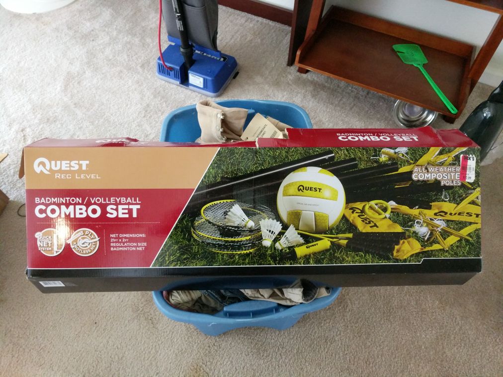 Brand new used once badminton set
