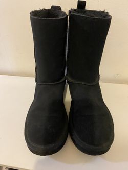 American Eagle Ugg Style Boots Brand New