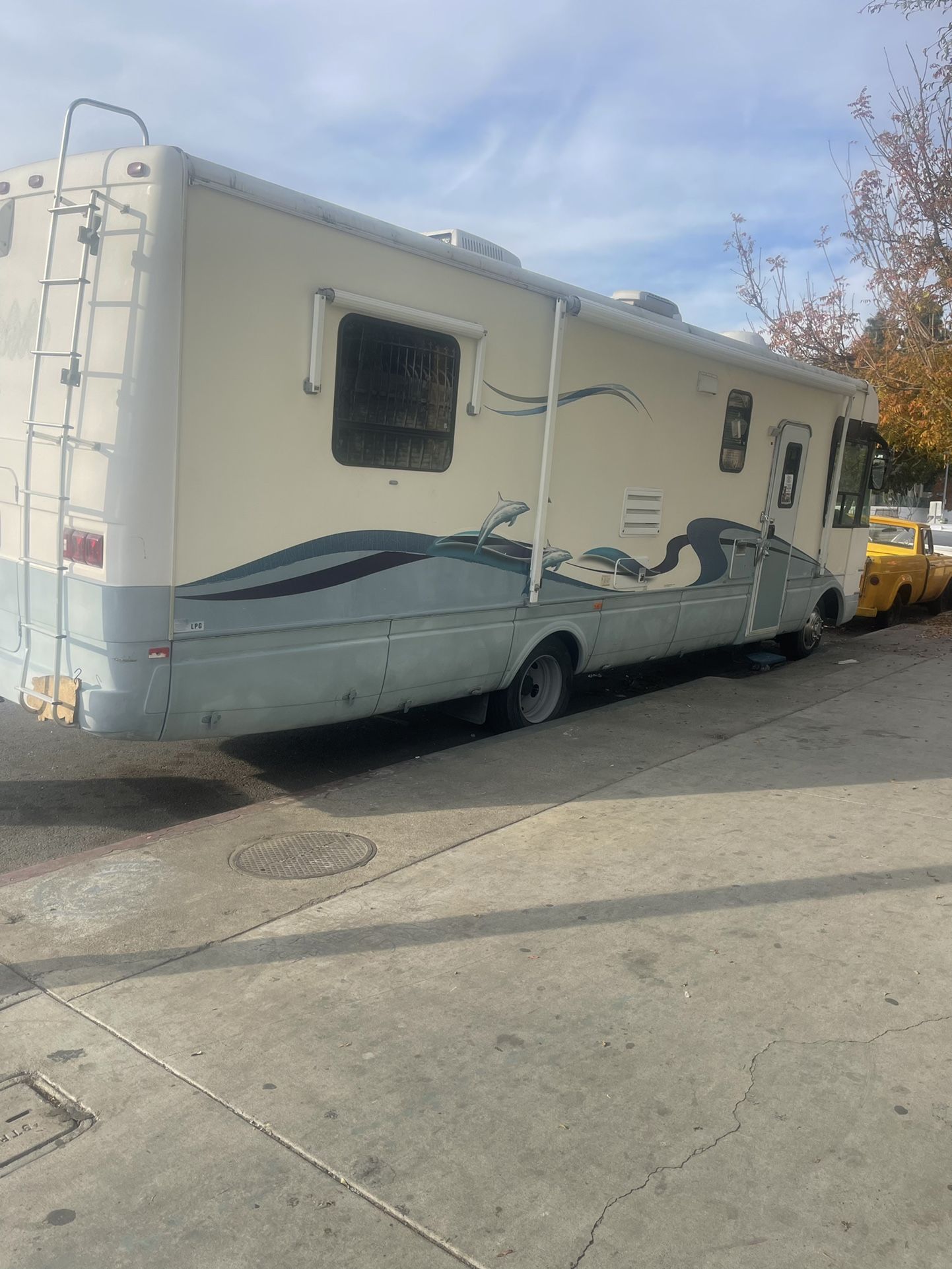 Motorhome Ford 2000 for Sale in Los Angeles, CA OfferUp