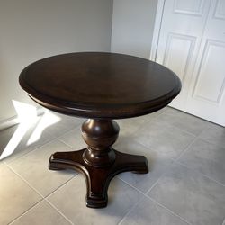 Thomasville End Table
