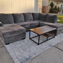 Gray 3 piece Sectional Couch Free Delivery