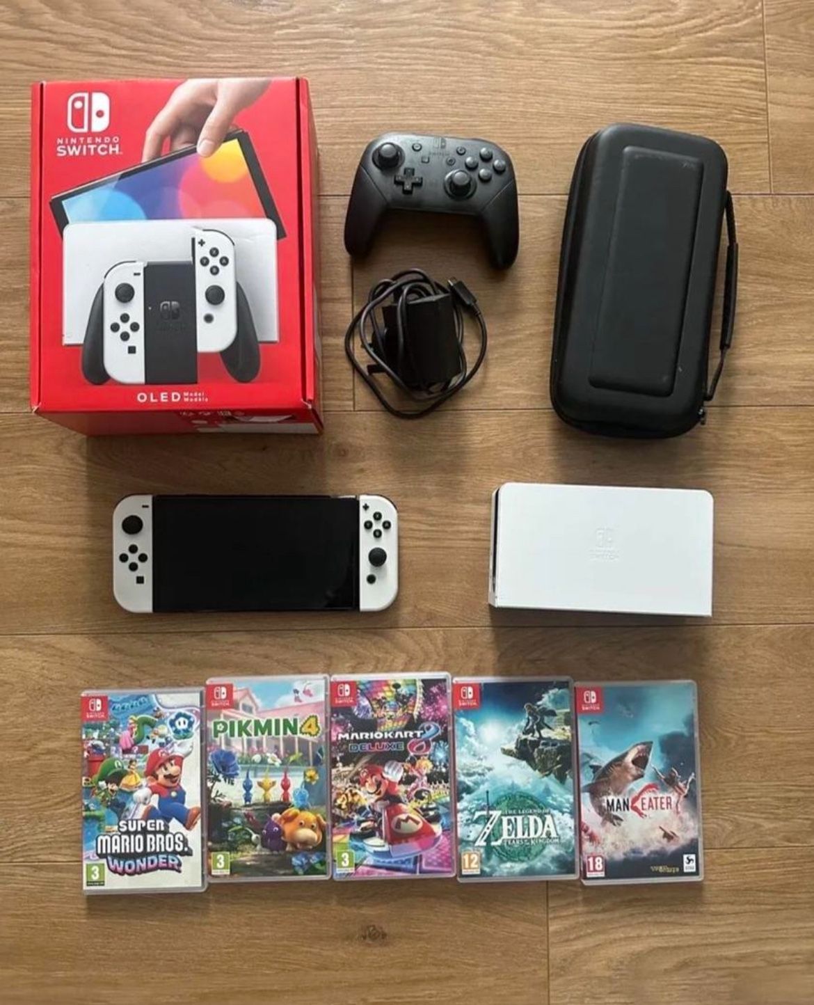 Switch OLED Model HEG-001 Handheld Console - 64GB - White + Pro Controller 