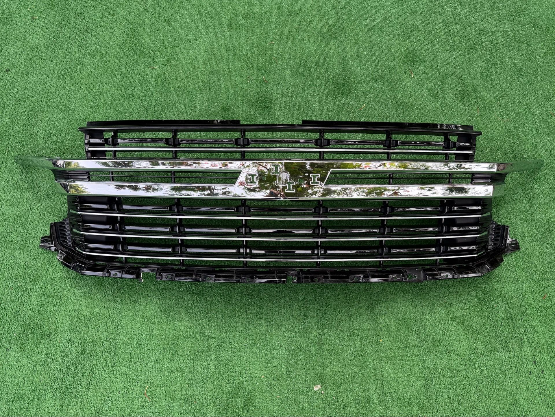 Chevrolet Tahoe Suburban Grille 2021 2022 2023 2024