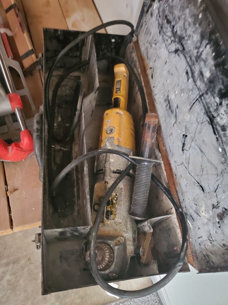 Heavy duty dewalt angle drill