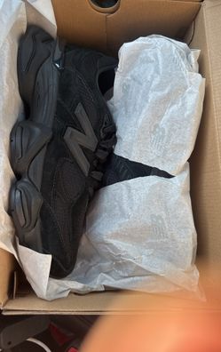 New Balance Triple Black Size 8.5