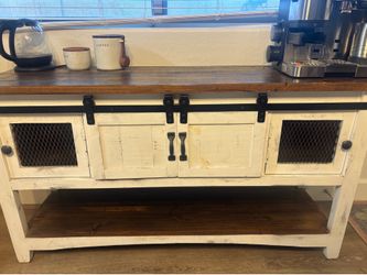 Farmhouse bar