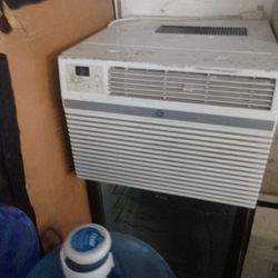 GE Air Conditioner Unit 220v