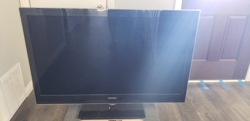 46" Samsung Flatscreen TV