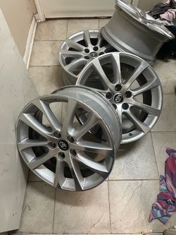 18x7.5  very good condition rims for Toyota Camry and Avalon