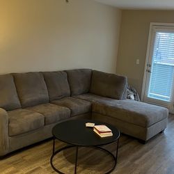 Couch With Chaise 