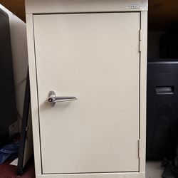 4x Sandusky Office / Garage Storage Cabinets — File Cabinets + Locking Cabinets