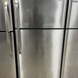 Refrigerator Frigidaire 30”