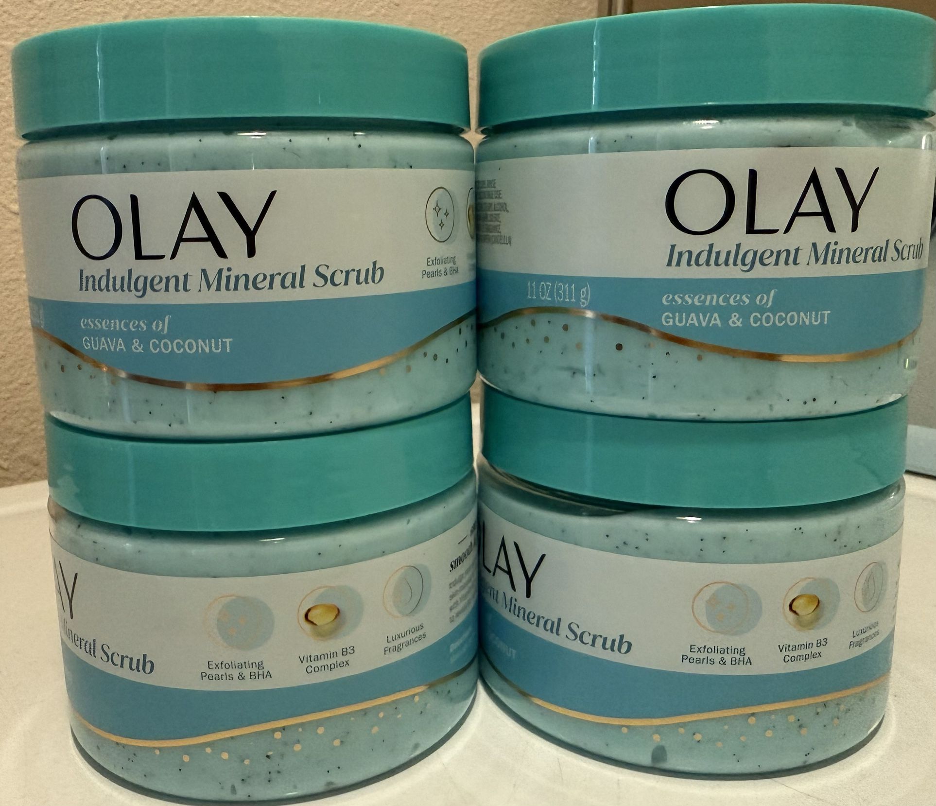 Olay Indulgent Mineral Scrub Body Wash with Essences of Guava and Coconut , 11 oz