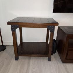 2 End tables