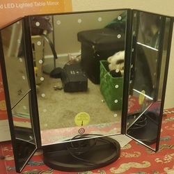 LED LIGHT UP MIRROR