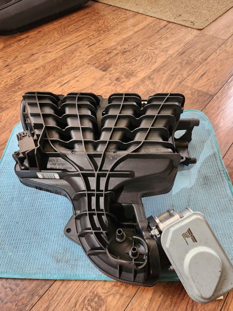 PZEV Intake Plenum/Throttle Body Assembly