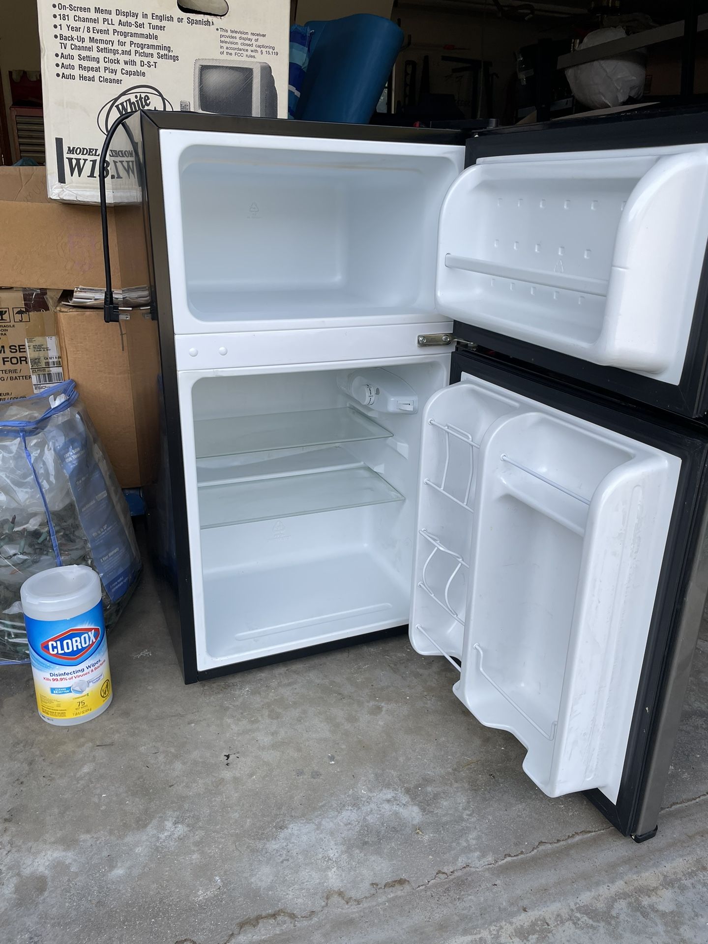 Midea Mini Fridge / Freezer