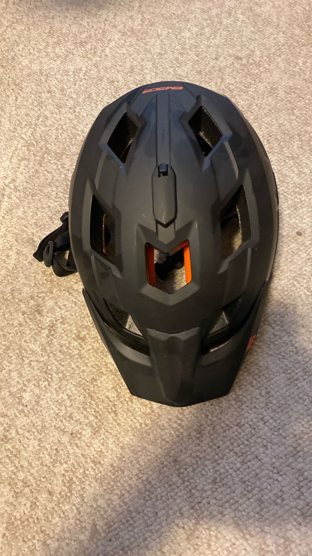 Mongoose cycling helmet