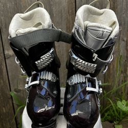 Atomic Live Fit 80 Ski Boots - Size 24.0
