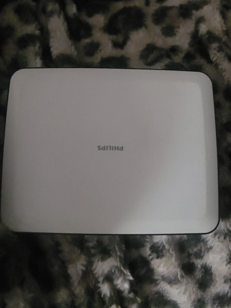 Philips 7" Screen Portable DVD Player in White