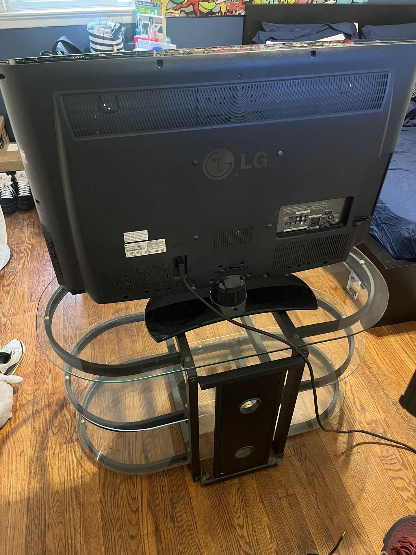 Tv And Stand For sale $140Or B.O.