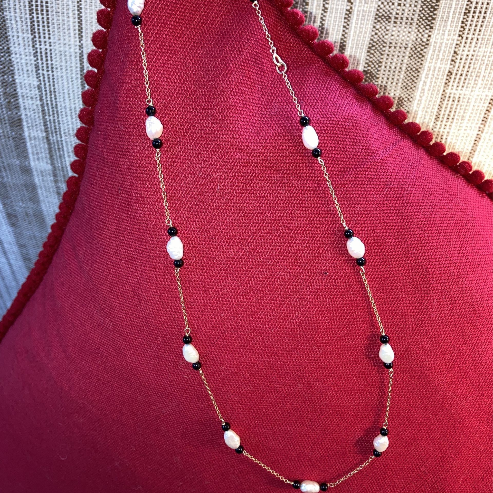 Freshwater pearl and Onxy necklace