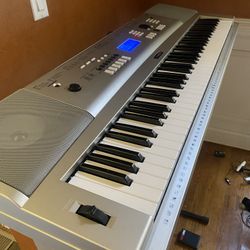 YAMAHA PIANO 