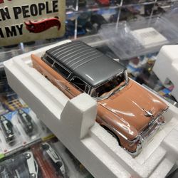 Collectible Franklin Mint Grey/Coral 1955 Chevy Nomad 1:24 Scale Diecast