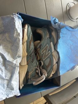 New Balance 9060 Bodega USED Size 9