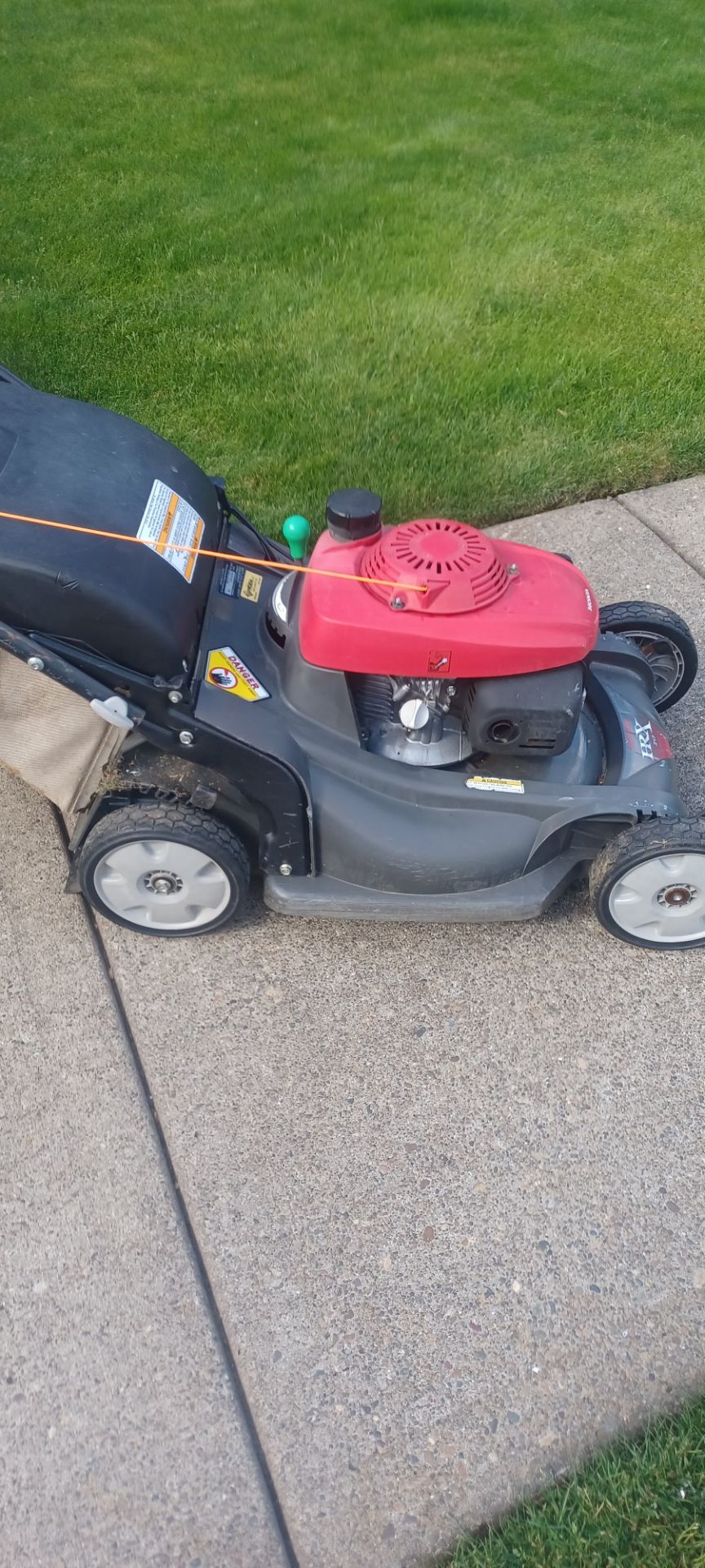 Read the description Honda hrx 217 self-propelled lawn mower with blade stop