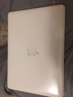 MacBook 2009 white edition