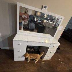 vanity desk 