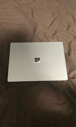 Window surface laptop go 3