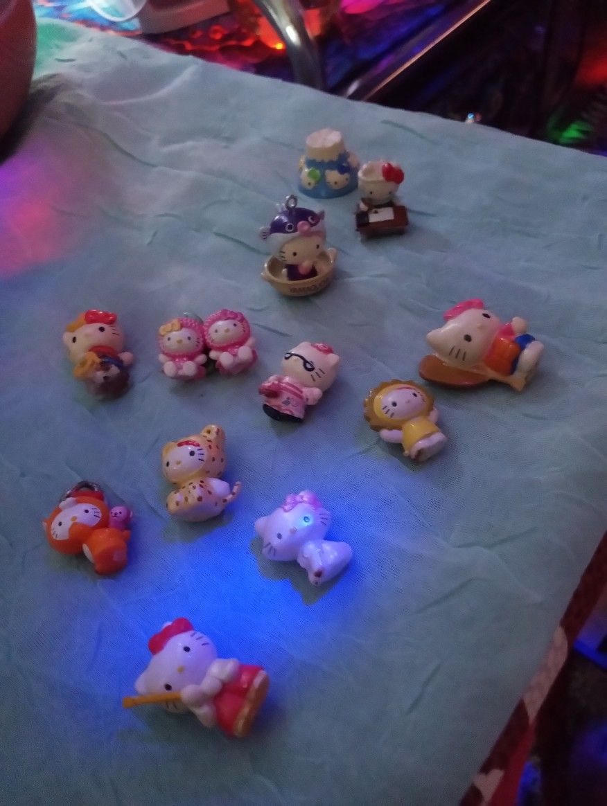 Hello Kitty Charms 