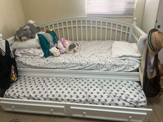 White Daybed