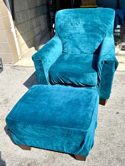 Accent Chair w/ Ottoman + Cover – Super Comfortable
