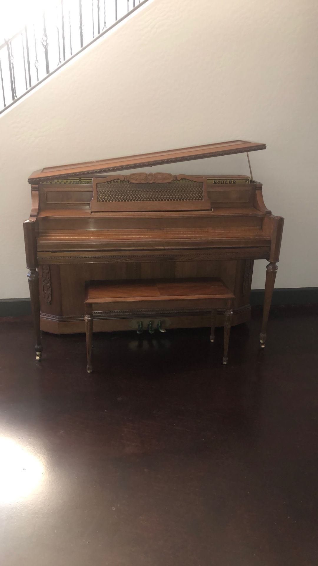 Piano Koehler And Cambell Upright