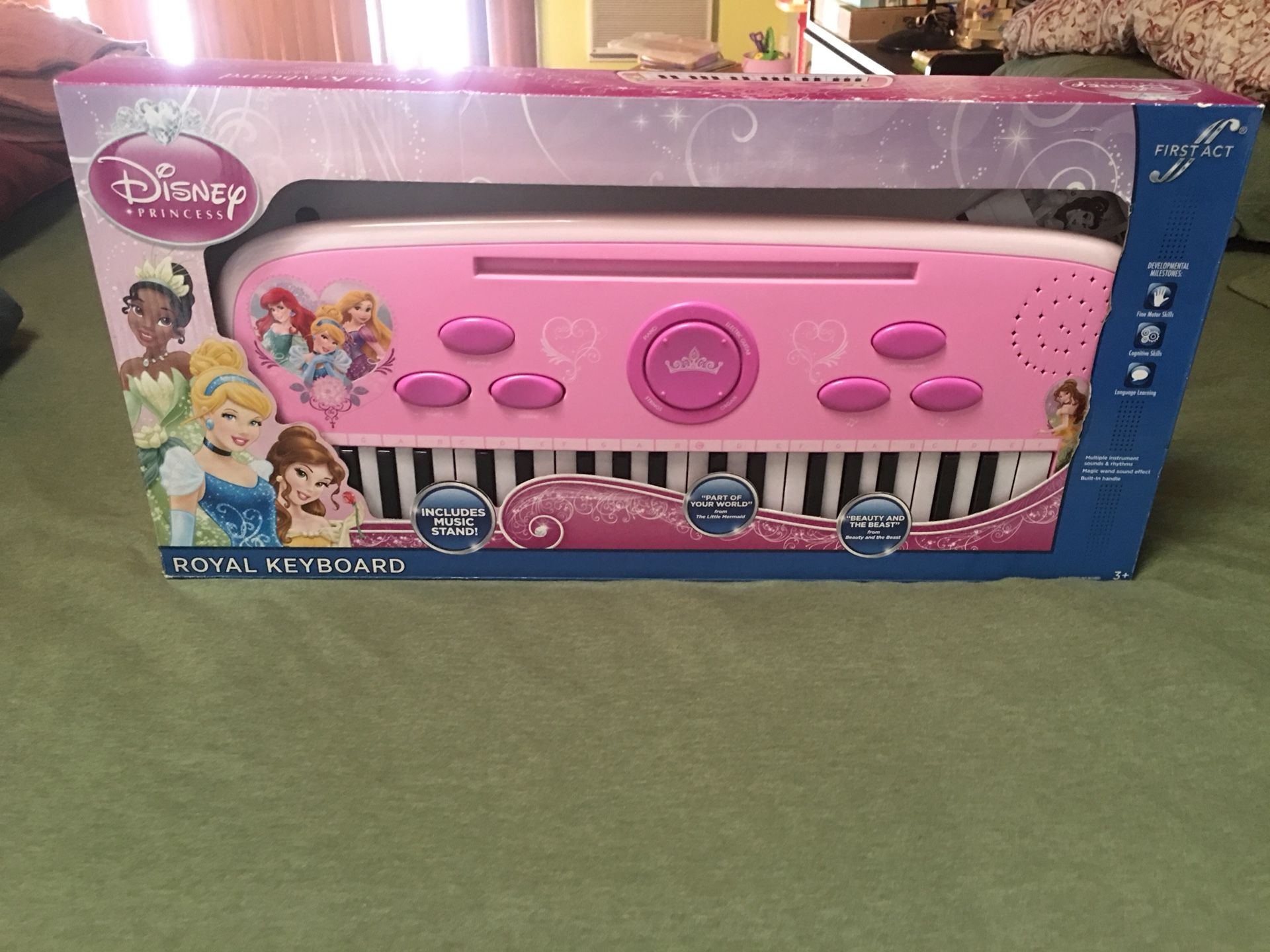 Disney Princess Royal Keyboard by First Act- DP145 Piano Pink -