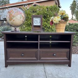 Modern Media TV Stand Furniture Good Condition