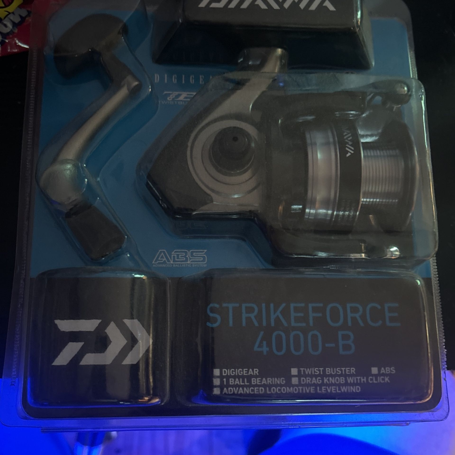 Strikeforce 4000-B Fishing Reel