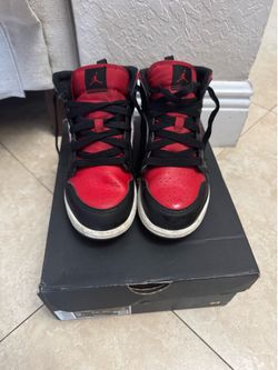 Boys Jordan Sneakers