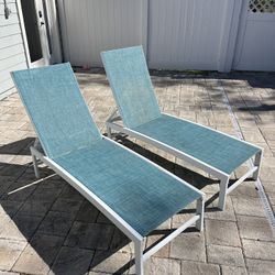 Set Of Lay Out Chairs